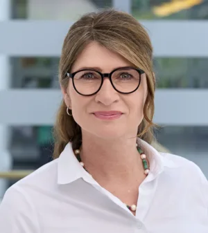 Das Portrait zeigt Regina Punke Funktionsdienstleitung OP/Anä/Endo/AEMP am Städtischen Krankenhaus in Kiel.